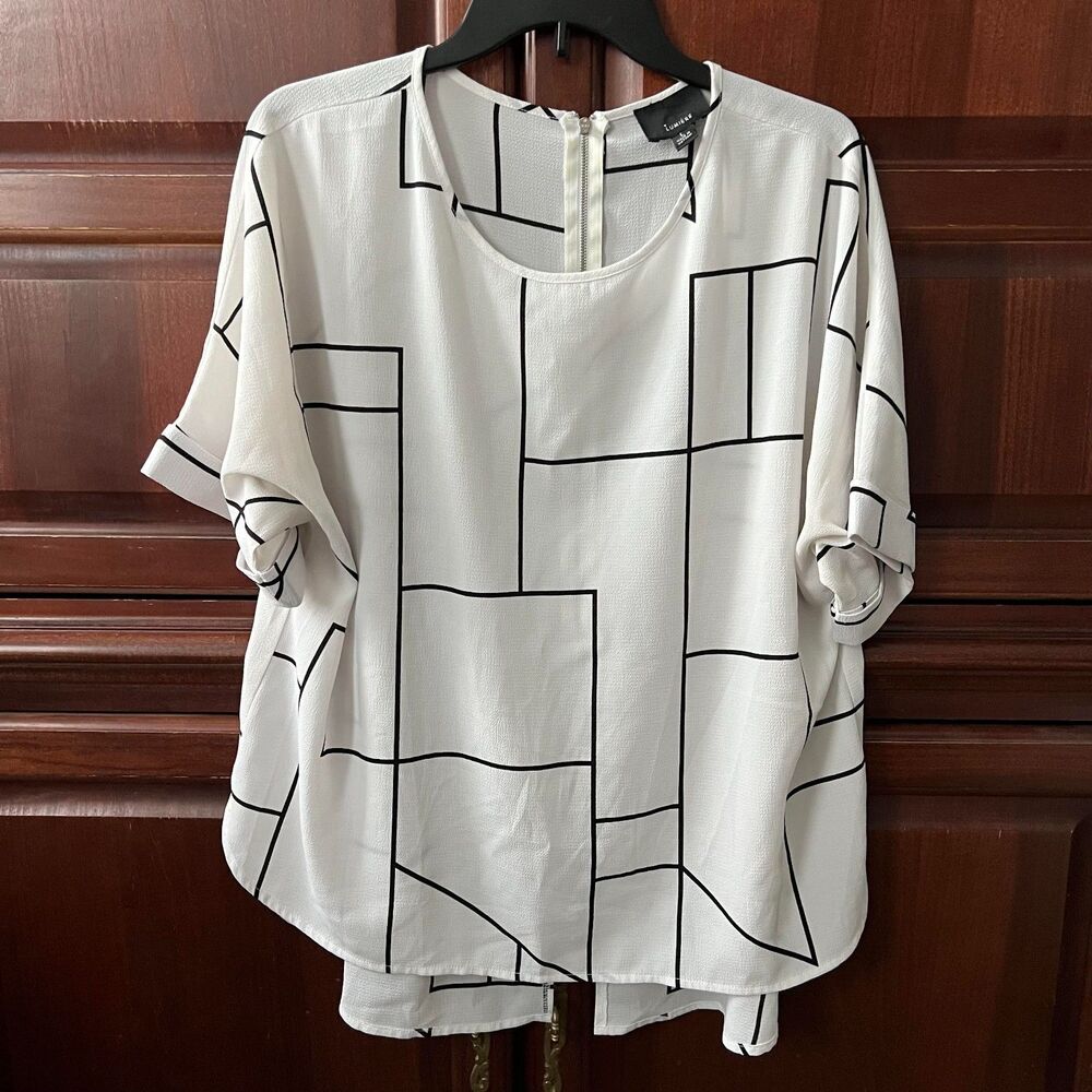Lumière White & Black Low-High Crewneck Relaxed Graphic Tunic L NWOT